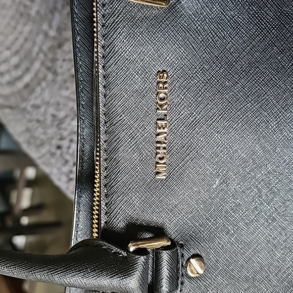 Large Michael Kors Purse - Picture 2 of 5